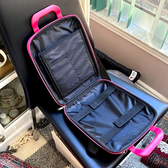 BOMBATA Hot Pink Computer/ iPad Hard Case Bag with Shoulder Strap - Picture 2 of 5